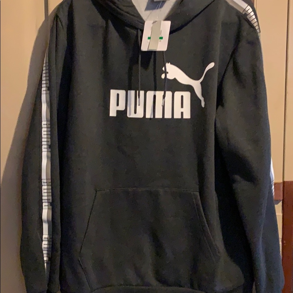Men’s puma hoodie.  Size large.